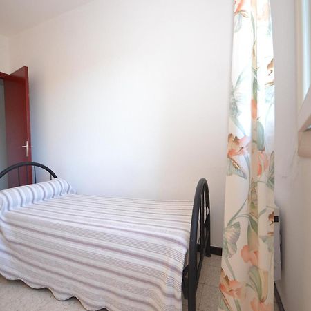 Apartment With Pool Amid Vineyards And Near The Beach Mèze Екстериор снимка