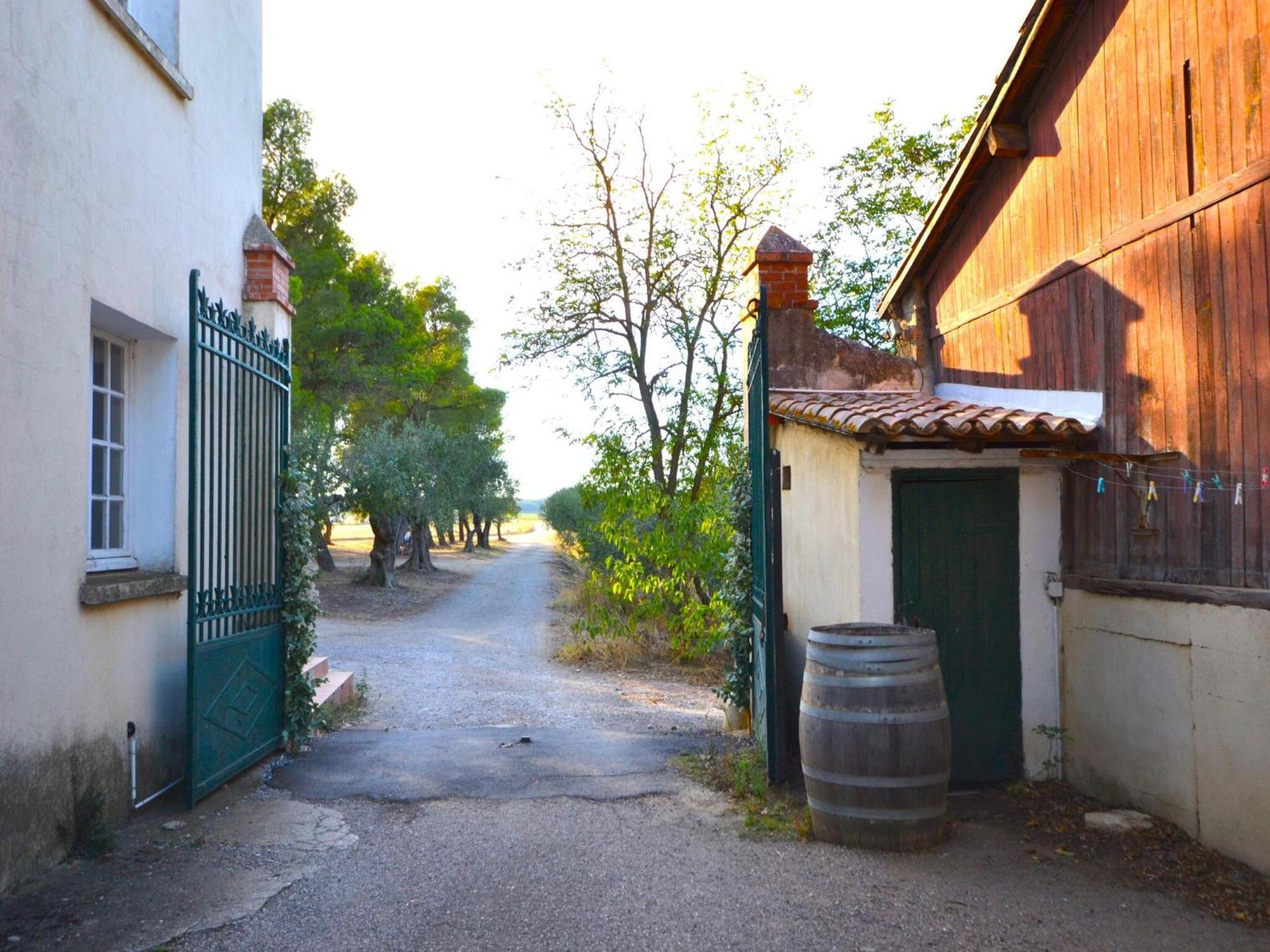 Apartment With Pool Amid Vineyards And Near The Beach Mèze Екстериор снимка