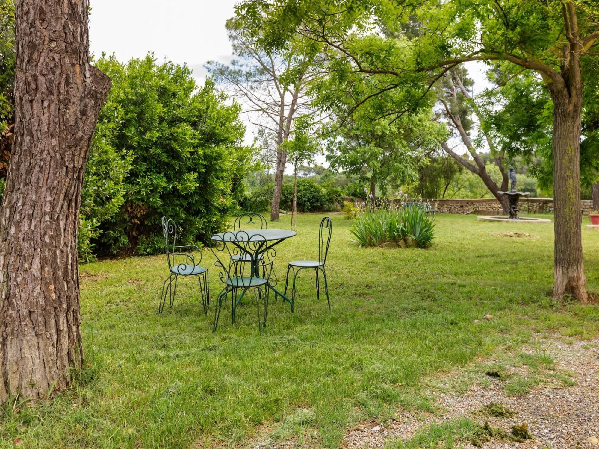 Apartment With Pool Amid Vineyards And Near The Beach Mèze Екстериор снимка