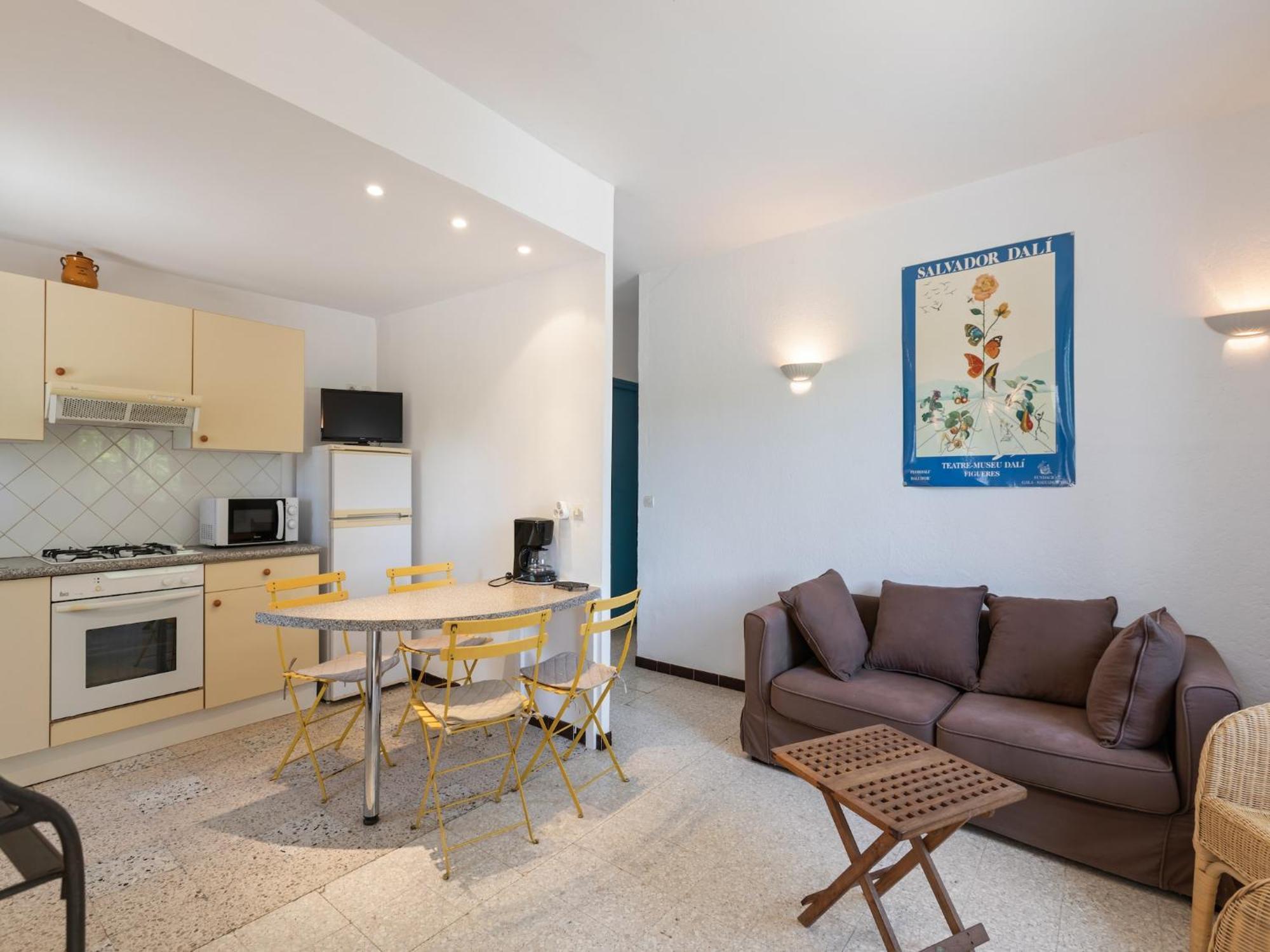 Apartment With Pool Amid Vineyards And Near The Beach Mèze Екстериор снимка