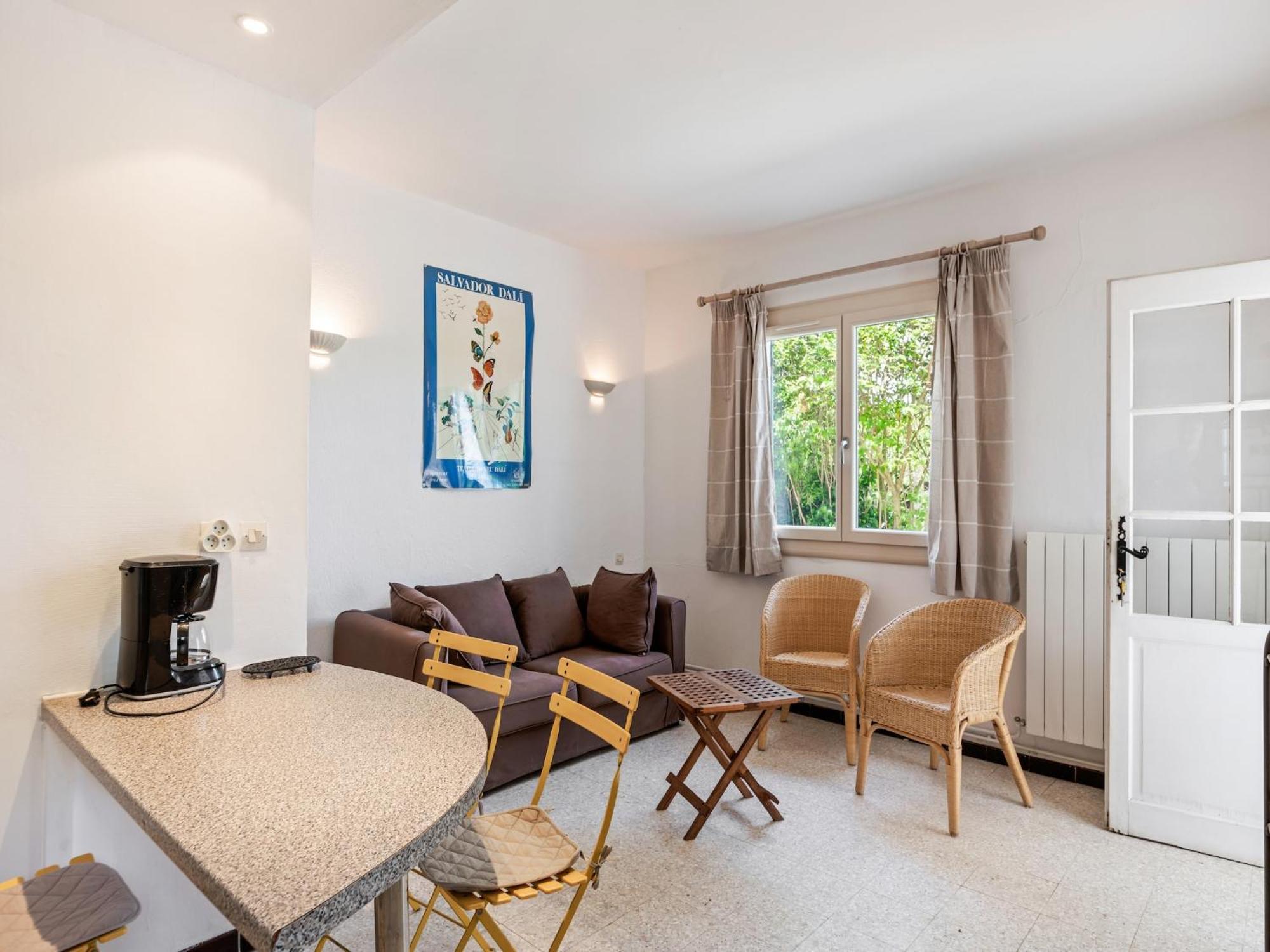 Apartment With Pool Amid Vineyards And Near The Beach Mèze Екстериор снимка