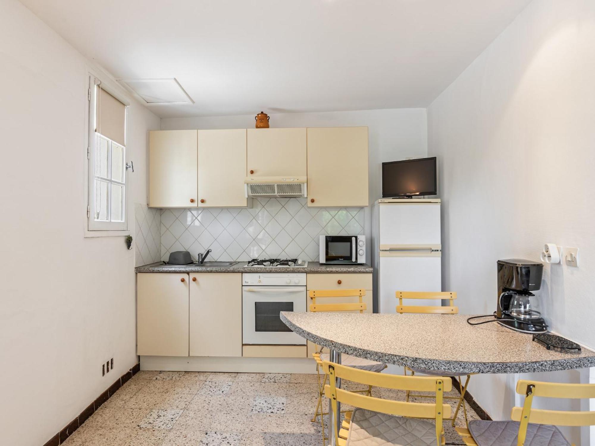 Apartment With Pool Amid Vineyards And Near The Beach Mèze Екстериор снимка